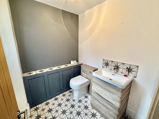 4 bedroom detached house to rent - Photo 1