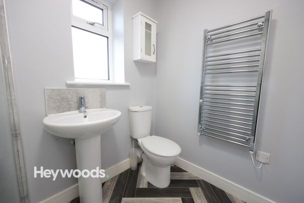 2 bed bungalow to rent in Calvin Court, Holt Lane, Kingsley, Stoke-on-Trent, Staffordshire - Photo 1