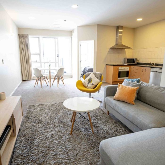 Superb 2 Bedroom Apartment in Thorndon - Photo 1