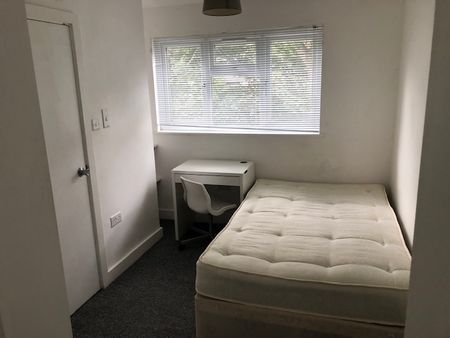 24 George Road Birmingham - Photo 2