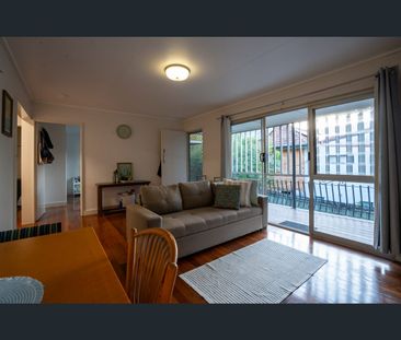 2/17 vimy Street, Bardon, Qld 4065 - Photo 2