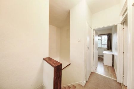 4 bedroom maisonette in Kentish Town - Photo 4