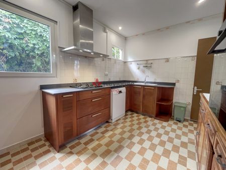 Location Maison 5 pièces 130m² ST PIERRE 97410 - Photo 4