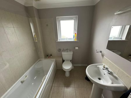 Apartment to rent in Galway, Ballymoneen Rd - Photo 5