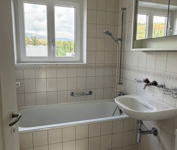 Teilrenovierte 4-Zimmer-Wohnung mit Balkon - Foto 5