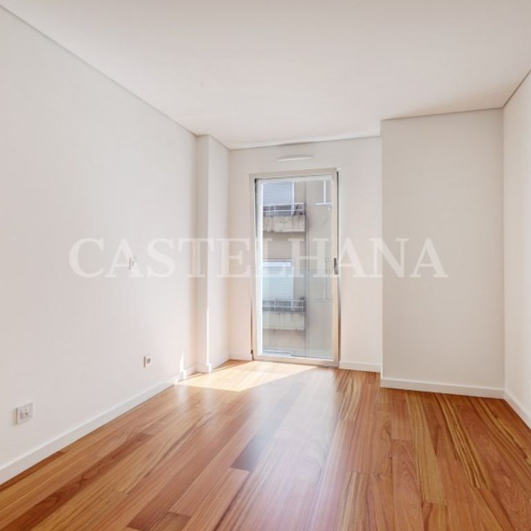 3 room luxury Apartment for rent in Avenida Braamcamp (Coracao de Jesus), Lisbon - Photo 1