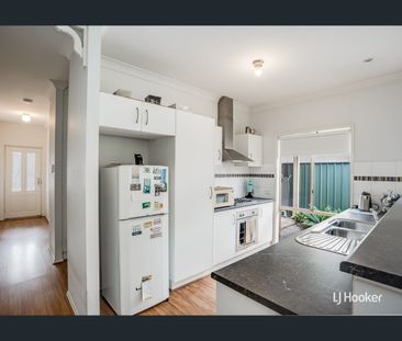 Perfect 3 Bedroom Family Home in Mawson Lakes - Photo 6