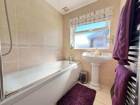 3 bedroom semi-detached house to rent - Photo 1