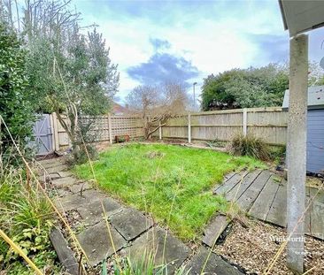 Upper Gordon Road, Highcliffe, Christchurch, Dorset, BH23 - Photo 6