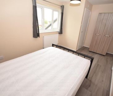 Culmington Close, Hulme, Manchester, M15 5HR - Photo 4