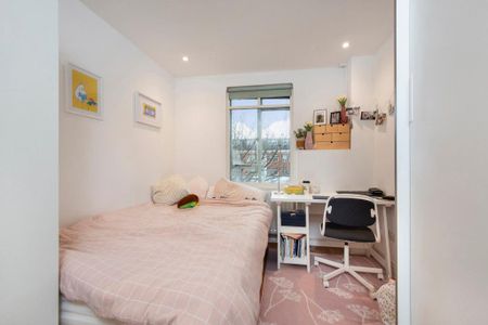 3 bedroom flat to rent - Photo 2