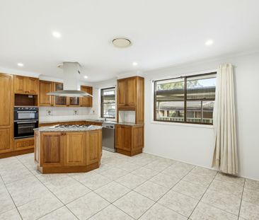 Spacious Three Bedroom Home with Inground Pool - Photo 2