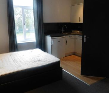 Studio to rent - Photo 5