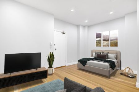 Oversized Renovated Studio - Photo 2