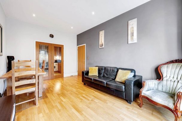 3 bedroom apartment to rent - Photo 1