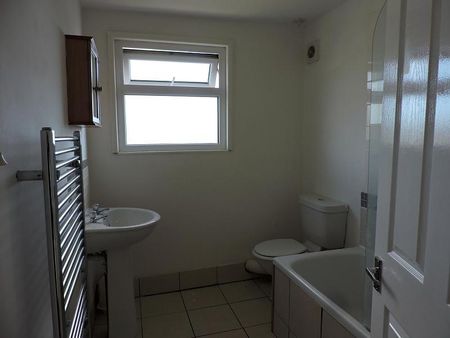 4 bedroom maisonette to rent - Photo 2