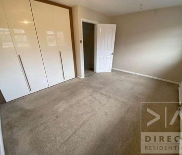 Middle Lane, Epsom, KT17 - Photo 2