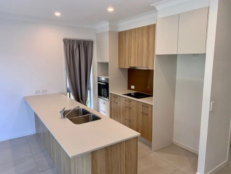 LUXURY VILLA - Photo 3