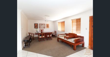 Stunning Waterfront Family Home for Rent - with option to be furnished - Photo 3