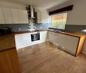 431A Woodham Lane, Addlestone - 4 bedrooms Property for lettings - ... - Photo 4