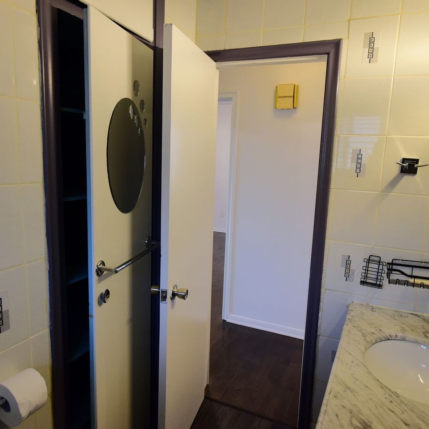 For Lease - 33 Alrita Crescent, Toronto, Ontario - Photo 1