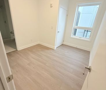 For Lease - 3250 Carding Mill Trail Unit# 507, Oakville, Ontario - Photo 6