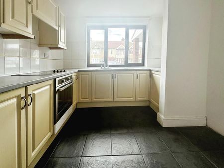 Harlow Road, Rainham, RM13 - Photo 4