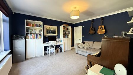 4 Bedroom House - Photo 2