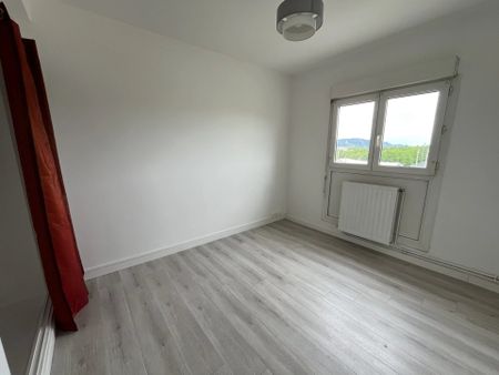 Location Appartement 4 pièces 84m² PORTES LES VALENCE 26800 - Photo 5