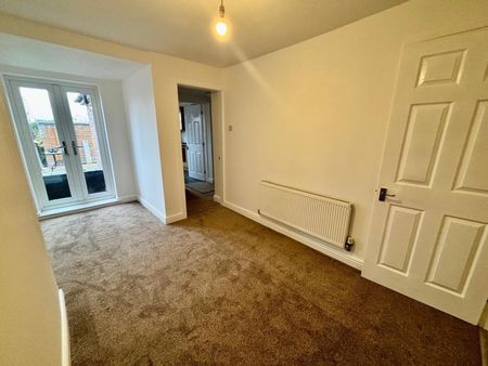 Dingle Lane, Winsford - Photo 2