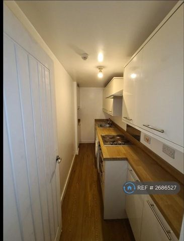 1 bedroom flat to rent - Photo 3