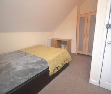 1 bedroom Flat To Let - Photo 2