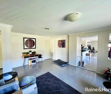 Spacious 4-Bedroom Family Home in Prime Location!! - Photo 1