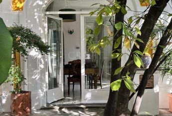 Villa-Parioli: Beautiful independent house with large private garden and terraces. Spacious living, formal dining, study-music room, sun room, 5 bedrooms, 4 bathrooms, parking. rif 163