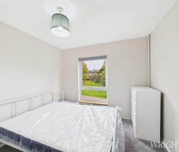 5 bedroom House - Roe Green Close, Hatfield - Photo 6