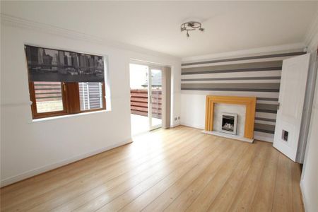 3 bedroom semi-detached house to rent - Photo 2