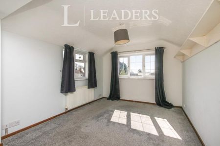 4 bedroom semi-detached house to rent - Photo 5