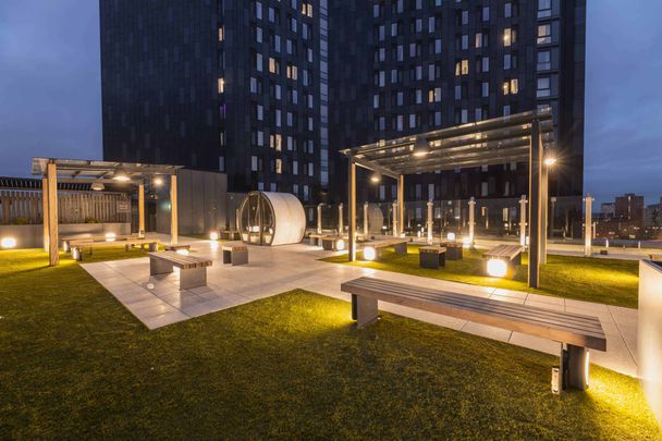 Gold Ensuite - Photo 1