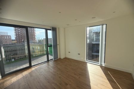 Alpini Road, LONDON - Photo 5