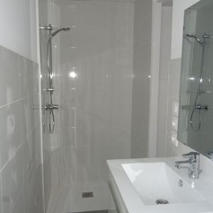 Location Appartement 1 pièce 29m² TAIN L HERMITAGE 26600 - Photo 2