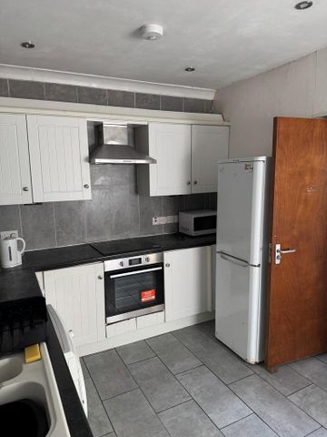 4 bedroom house to rent - Photo 2