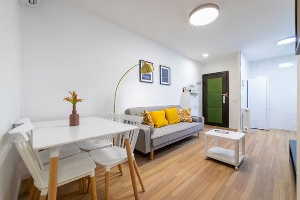 Calle de Embajadores, Madrid, Community of Madrid 28045 - Photo 1