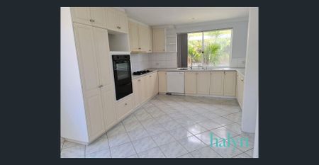 Spacious Family Home in Quiet Currambine Street - Photo 3