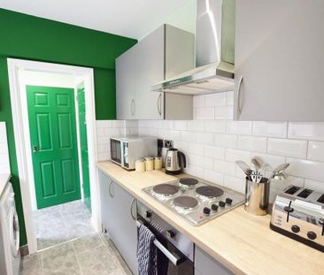 4 bedroom house of multiple occupation to rent - Photo 2