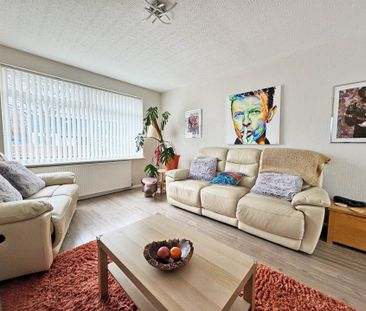 Blackshaw Lane, Royton - Photo 3