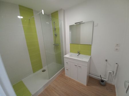 Location Appartement 3 pièces 70m² - Photo 4
