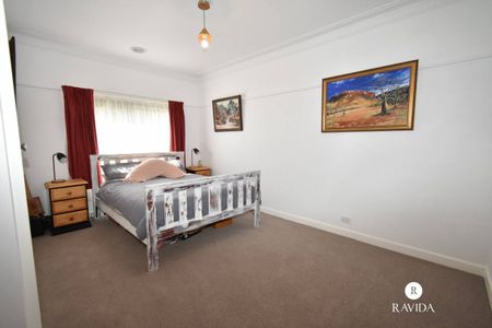 Well-Located Renovated Home - Photo 4