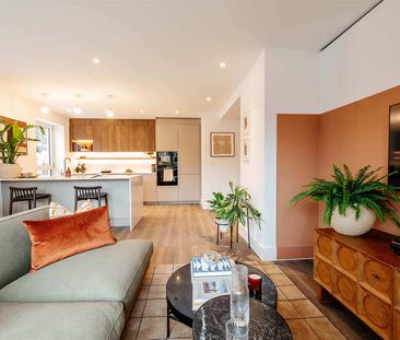 Bow Green, London - Photo 3