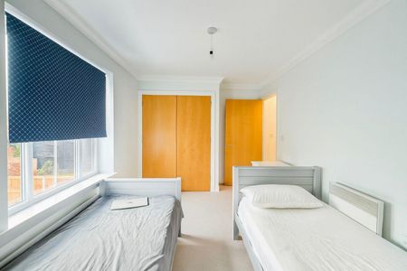 2 bedroom Flat To Let - Photo 5