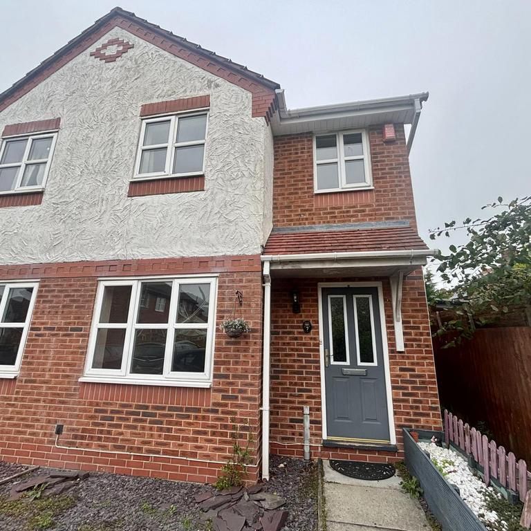 3 bedroom semi-detached house to rent - Photo 2